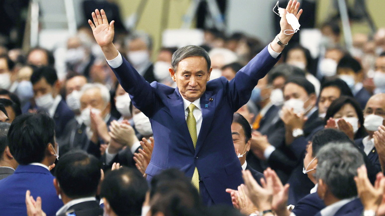 Bloomberg: пробыв год на посту премьер-министра Японии, Суга фактически объявил о своей отставке 