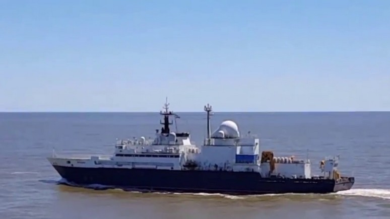 Daily Mirror: российский «корабль-шпион» «Янтарь» заметили в Ла-Манше