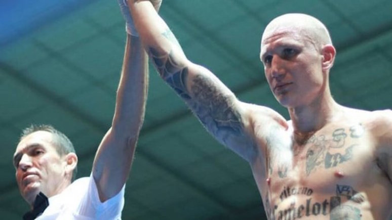 Guardian: полиция расследует участие в финале чемпионата Италии по боксу спортсмена с нацистскими татуировками