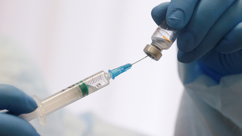 Главред: работодатели будут обязаны отстранять от работы непривитых сотрудников