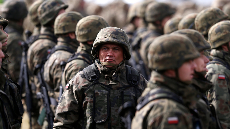 Der Spiegel: Польша укрепляет военный контингент на границе на фоне миграционного конфликта с Белоруссией