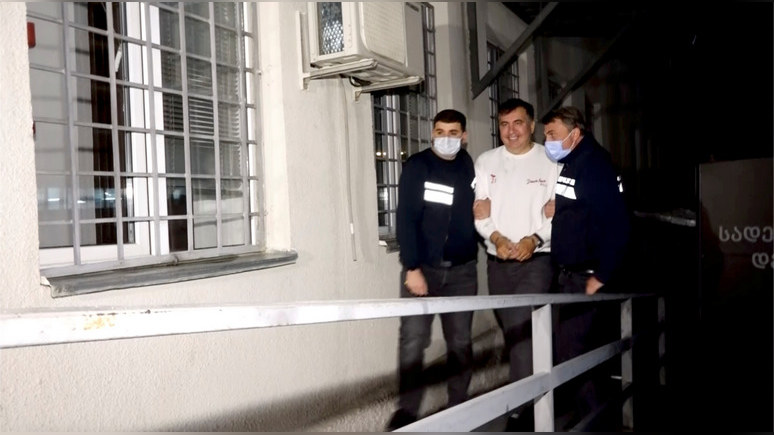 Корреспондент: Саакашвили вернулся в Грузию «из-за непреодолимой и безграничной тоски»