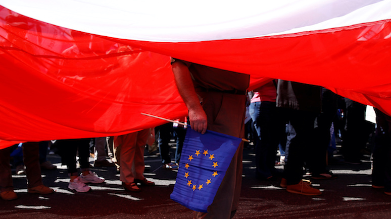 Польский депутат: штраф Брюсселя — элемент гибридной войны, поэтому необходимо объявить ЕС бойкот 