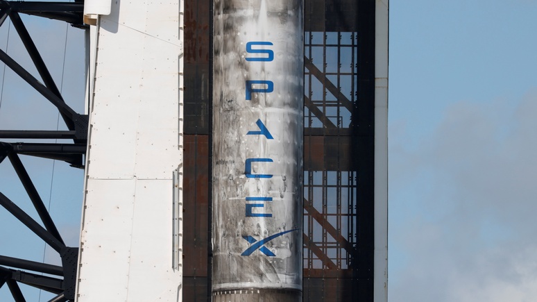 Evening Standard: SpaceX чинит туалеты космической капсулы перед воскресным запуском