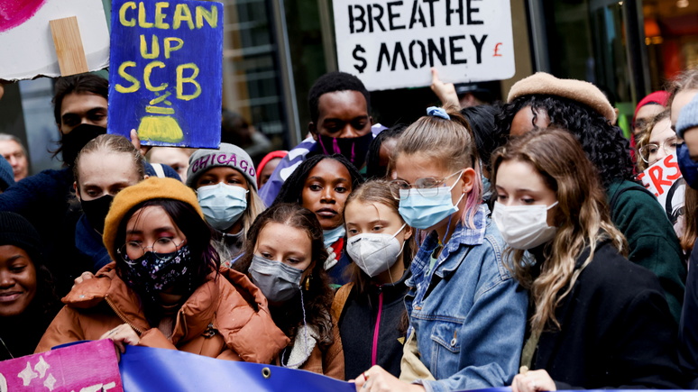ES: в преддверии климатического саммита Грета Тунберг присоединилась к протесту «эковоинов» в Лондоне 