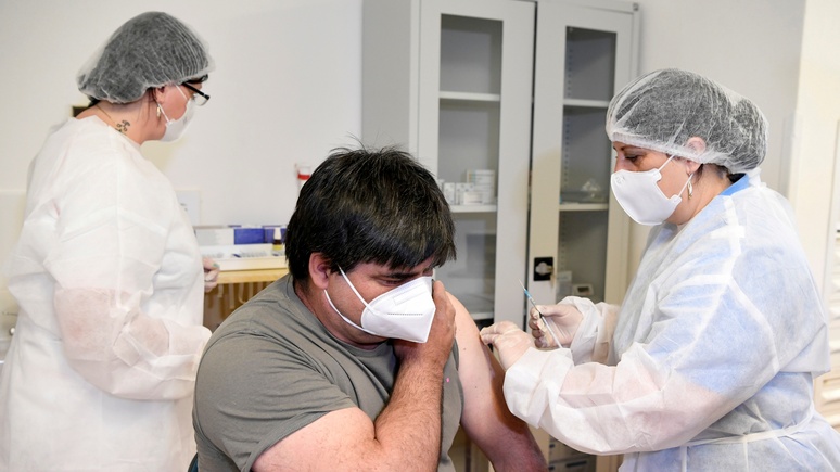 RP: прививаться не спешат — новая волна COVID-19 стала серьёзным испытанием для российской программы вакцинации