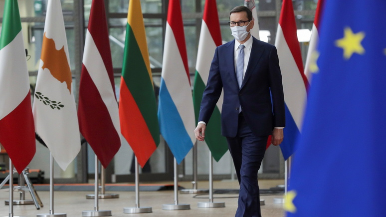 Эксперт: Польша не хочет покидать ЕС, но может сделать это «случайно»