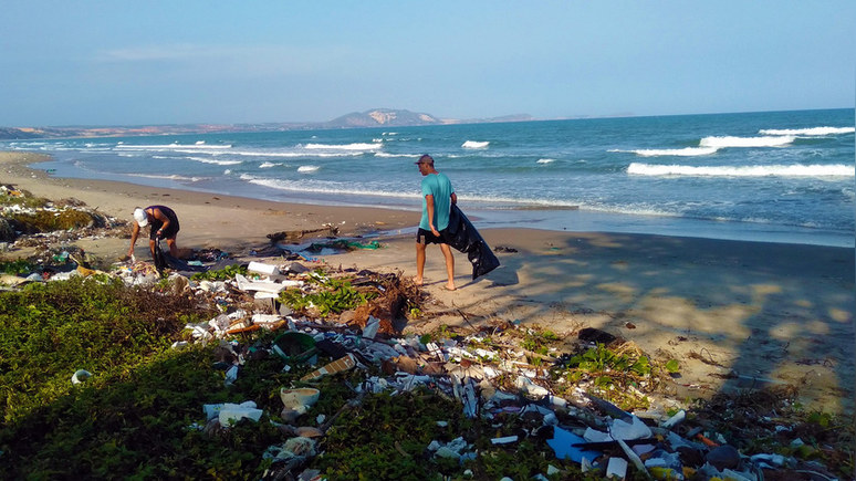 Guardian: из-за пандемии в мировой океан попали десятки тысяч тонн пластикового мусора