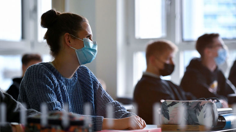 Guardian: учёные выяснили, что ношение масок снижает заболеваемость коронавирусом на 53% 