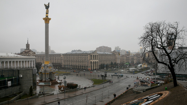 24 канал: в Киеве вандал пытался разгромить ханукию под аплодисменты очевидцев