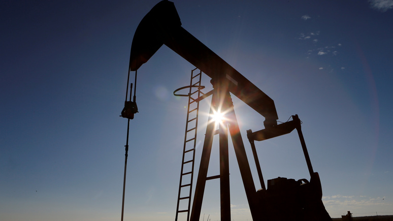 WSJ: ставка на краткосрочное влияние «омикрона» — ОПЕК+ согласовала рост добычи нефти