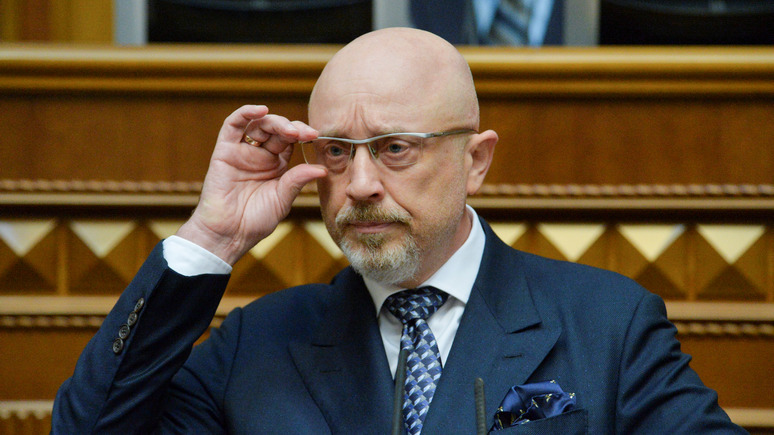Корреспондент: украинский министр призвал страны Запада направить свои войска ближе к российской границе