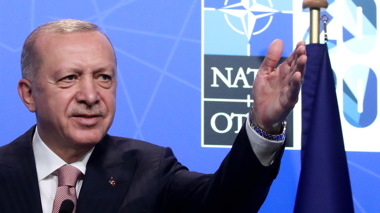 Bloomberg: несмотря на членство в НАТО и партнёрство с Украиной, Турция не собирается вступать в конфликт с Россией 