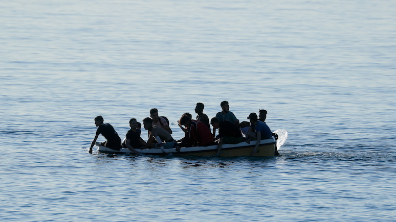 El Periódico: судьба более чем тысячи пропавших в Средиземном море мигрантов неизвестна