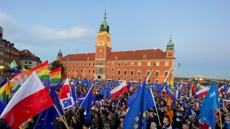 SRF: Брюссель снова подаёт иск против Польши — финансовые санкции не за горами