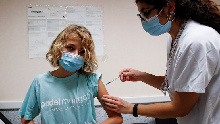 El País: более половины испанцев поддерживают идею об обязательной вакцинации