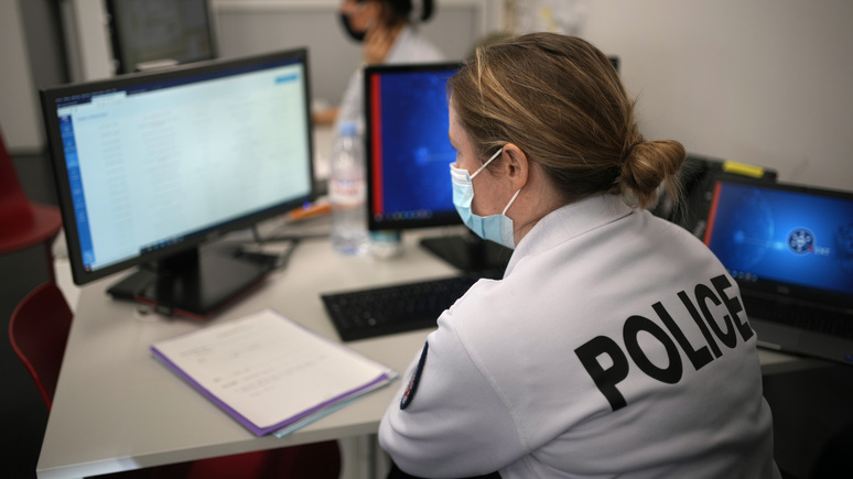 Europe 1: с начала года 18 полицейских участков во Франции получили угрозы от противников санитарных пропусков 