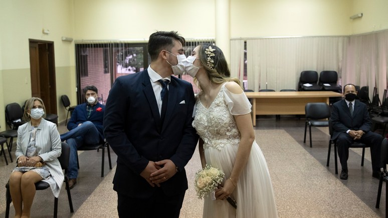 Le Figaro: после двух лет переносов и отмен в 2022 году во Франции ожидают свадебный бум