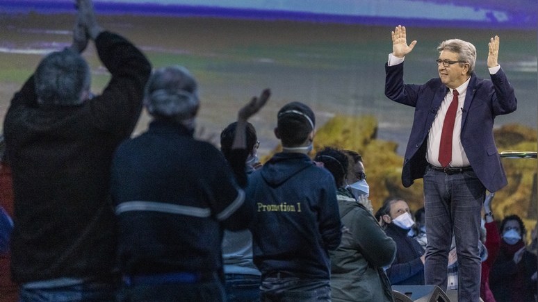 Le Figaro: французский политик призвал Макрона сохранять нейтральность в украинском кризисе