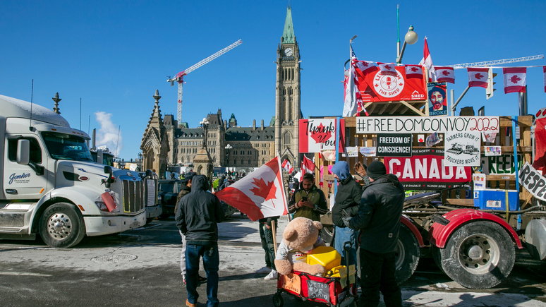 Insider: власти Канады впервые в истории вводят ЧП и грозят протестующим заморозкой счетов 