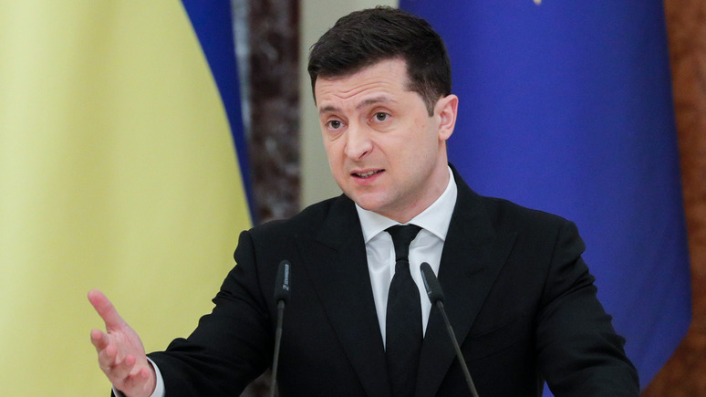 Вести: Зеленский раскритиковал переезд западных посольств из Киева во Львов