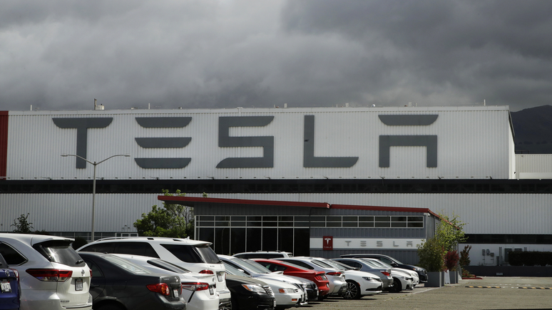 Guardian: власти Калифорнии подали в суд на Tesla за дискриминацию темнокожих работников 