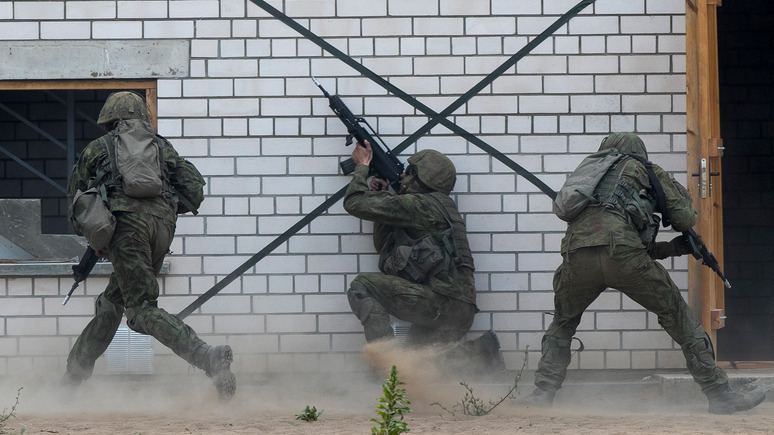 «В порядке исключения»: граждане Латвии смогут служить в украинской армии