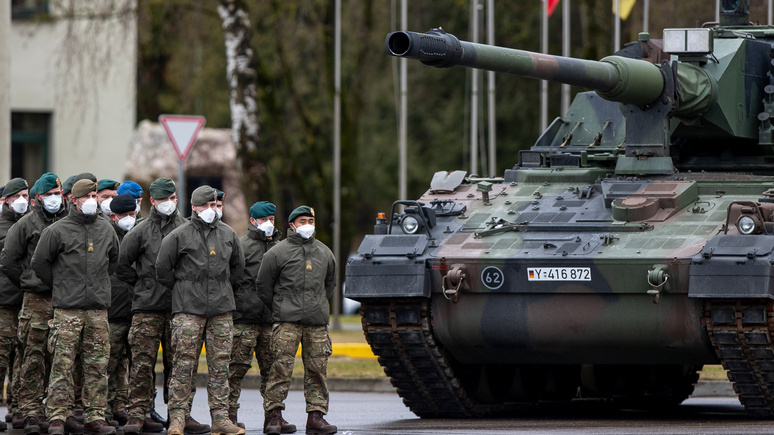 Spiegel: десятки зелёных призвали Бербок остановить поставки немецкого оружия на Украину