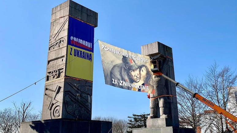 Onet: из-за украинского кризиса советский памятник в польском Ольштыне вновь под угрозой сноса