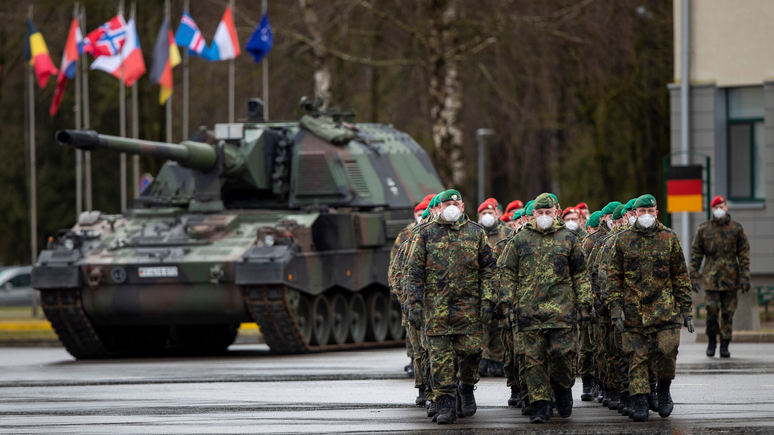  Немецкий политик: увеличение оборонного бюджета ФРГ бессмысленно, НАТО тратит на вооружения в 17 раз больше России