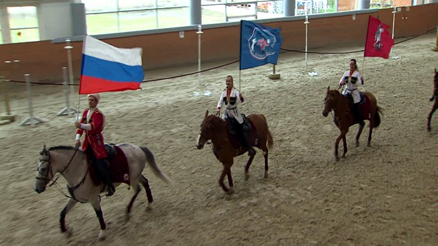 Кремлевские кавалеристы покажут Елизавете II мастерство джигитовки
