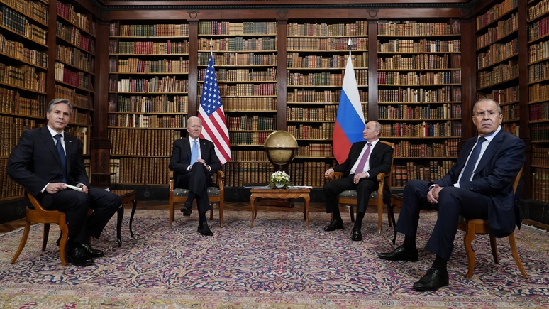 FP: России и США нужно сесть за стол переговоров по ядерному оружию, как после Карибского кризиса