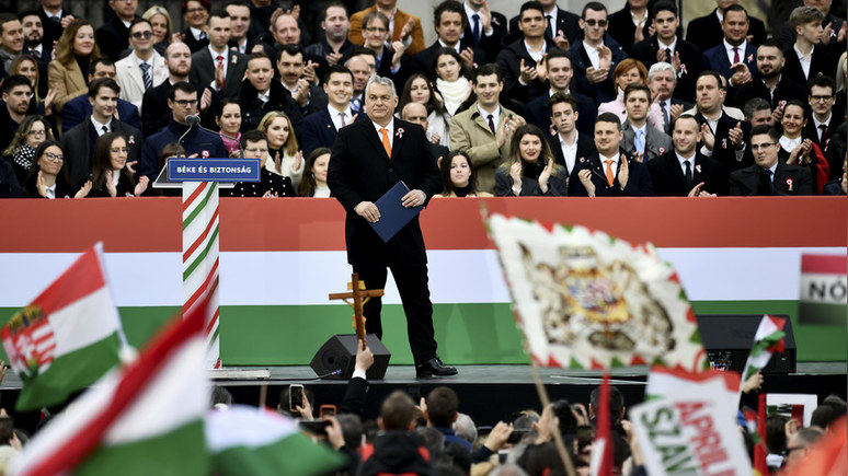 Times: Орбан вновь делает ставку на противников смены пола и гомосексуализма