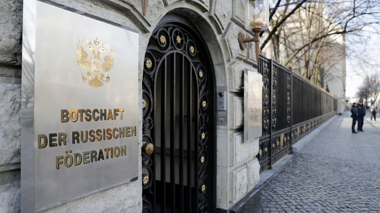 SZ: правительство Германии не уверено, стоит ли высылать российских дипломатов 