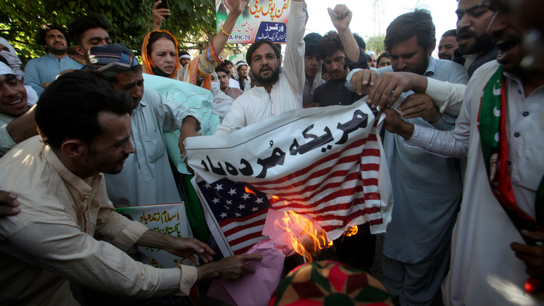 Американский аналитик: пренебрежение к суверенитету — США пытались свергнуть правительство Пакистана из-за его самостоятельности