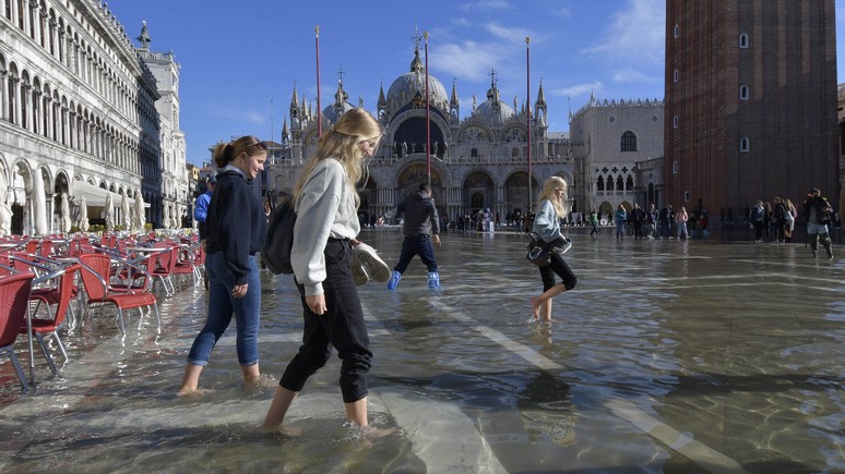 Их отсутствие будет ощутимо — Guardian о влиянии на итальянский бизнес сокращения потока туристов из России 