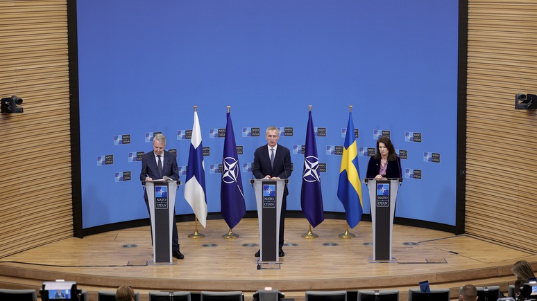 Le Monde: Швеция и Финляндия в вопросе вступления в НАТО смотрят друг на друга