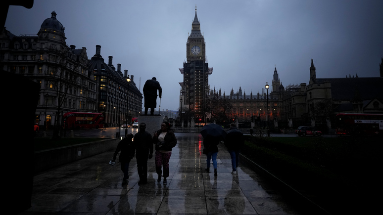 Guardian: Великобритании предрекли рецессию этим летом