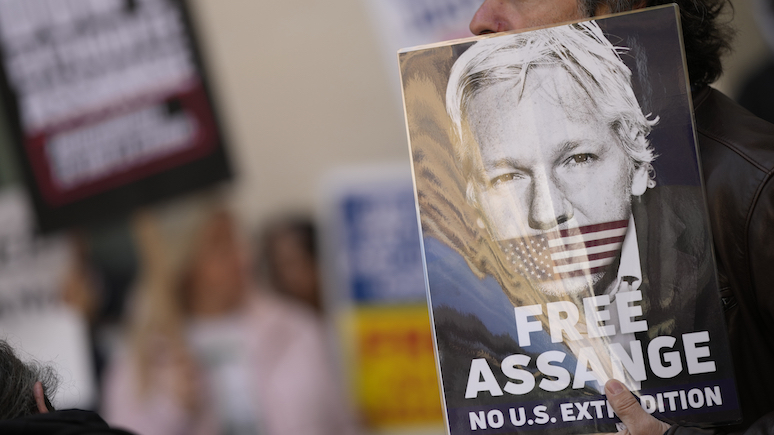 Sky News: британский суд выдал ордер на экстрадицию в США основателя WikiLeaks Ассанжа