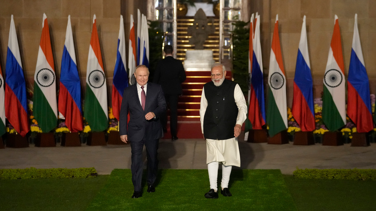 Bloomberg: Россия и Индия обсуждают переход на торговлю в национальных валютах