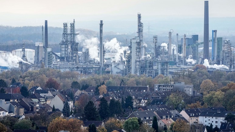 Bloomberg: Германия намерена до конца года полностью отказаться от российской нефти