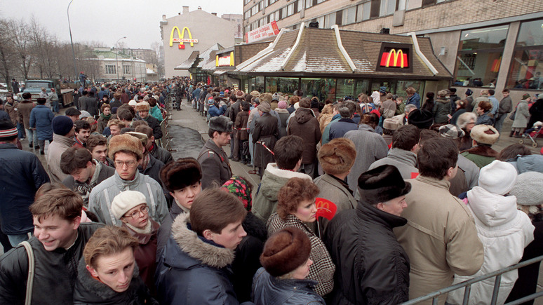 Times: после 30 лет работы «Макдоналдс» окончательно уходит из России