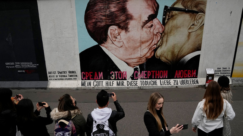 Die Welt: большинство восточных немцев поддерживают умеренный курс в отношении России