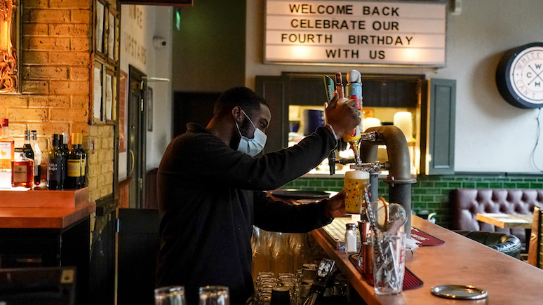 Daily Mail: «идеальный шторм» — над 10 тысячами британских пабов нависла угроза закрытия