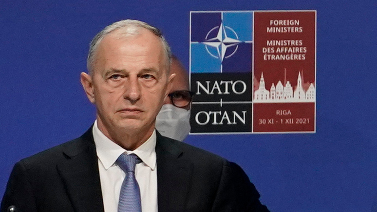 Newsweek: в НАТО намекнули на наличие у блока планов по созданию постоянных баз в Восточной Европе