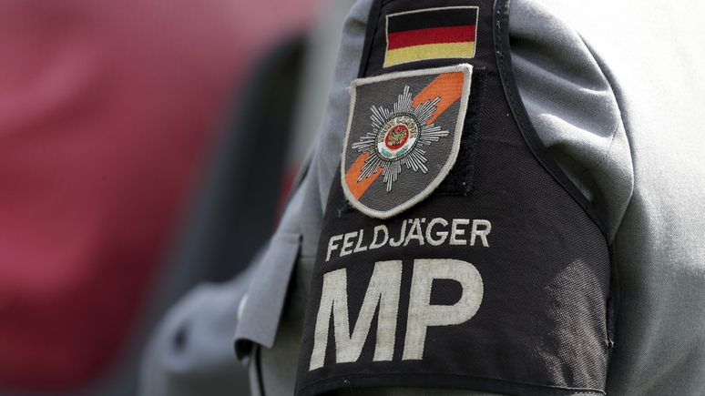 Der Spiegel: на беретах военной полиции бундесвера обнаружили девиз нацистских концлагерей 