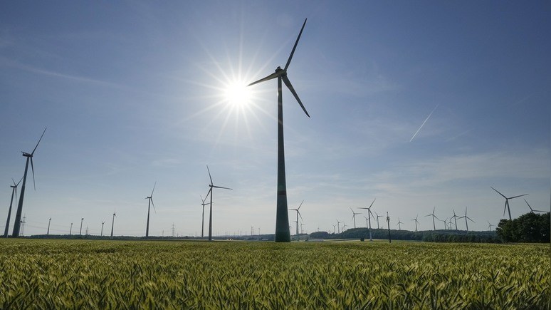 ZDF: страны G7 инвестируют в нефть и уголь не меньше, чем в возобновляемые источники энергии