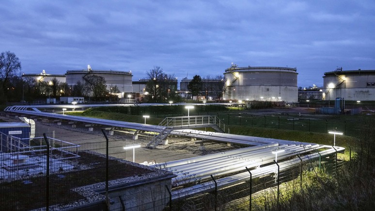 Welt: приглушить уличное освещение и отключить горячую воду в спортклубах — муниципалитеты Германии изобретательны в экономии газа