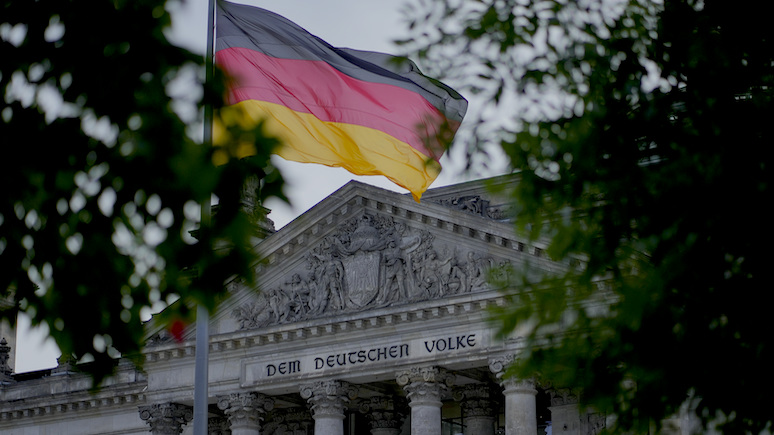 «Плодотворная почва для смягчения санкций»: замглавы МИД Польши упрекнул Германию в нарушении закона ЕС 
