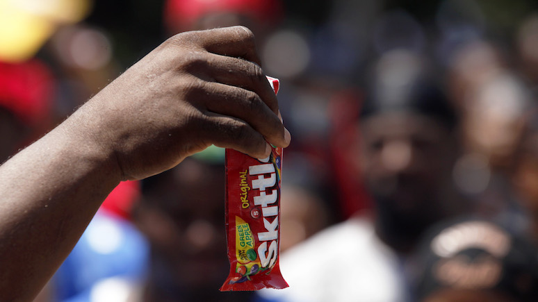 DM: в США на производителя конфет Skittles подали в суд за опасный для здоровья краситель